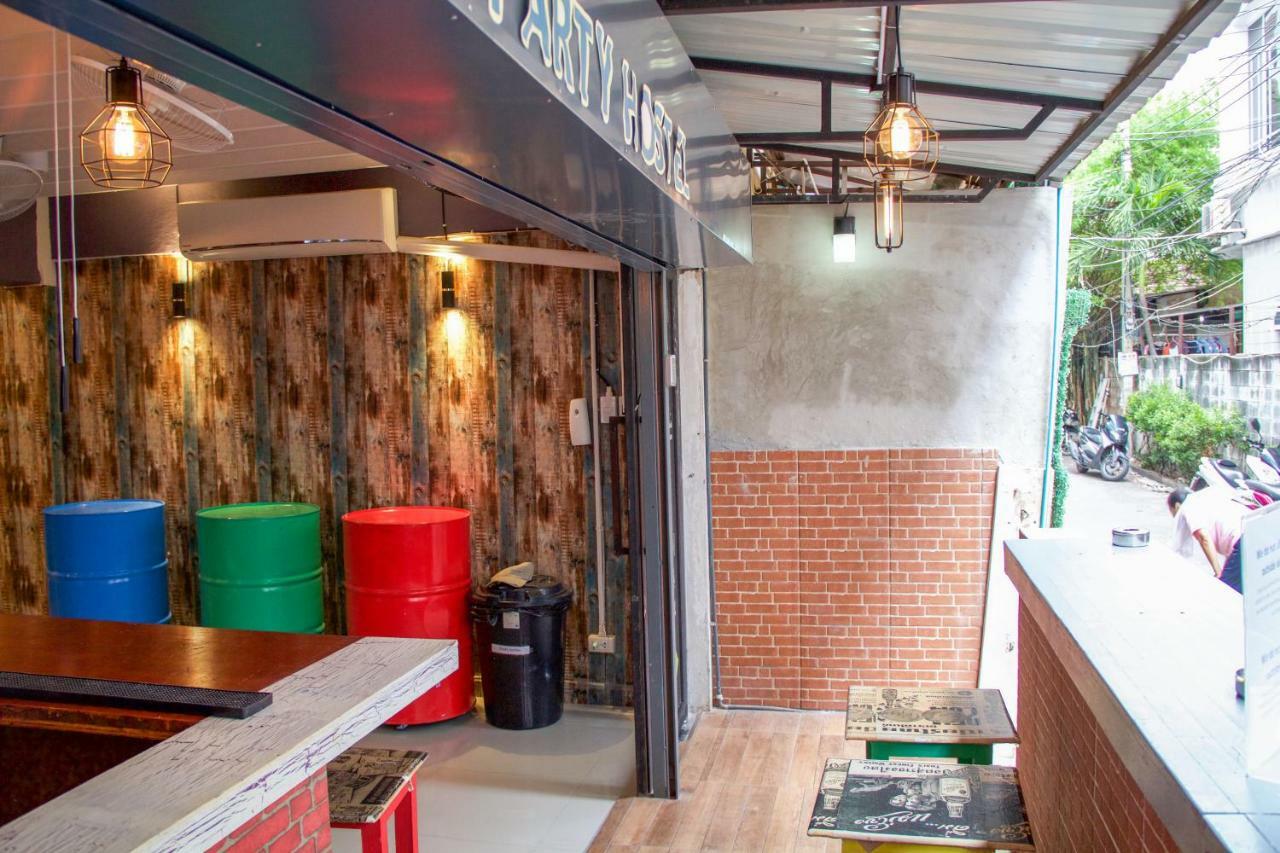 Fun Wan Hostel Bangkok Banguecoque Exterior foto